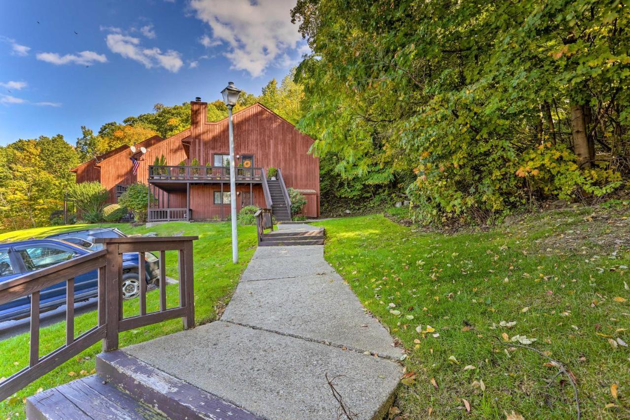 Vernon Township Condo - Walk To Ski Resort! Luaran gambar