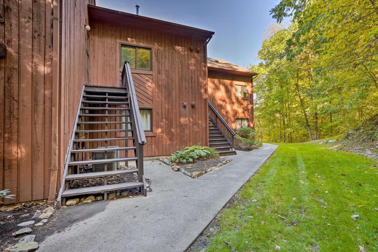 Vernon Township Condo - Walk To Ski Resort! Luaran gambar
