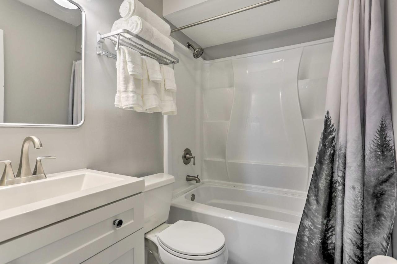 Vernon Township Condo - Walk To Ski Resort! Luaran gambar